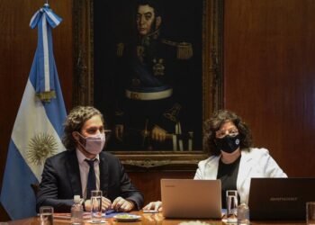 El Gobierno impulsa restricciones nocturnas y autoriza el teletrabajo para los empleados públicos