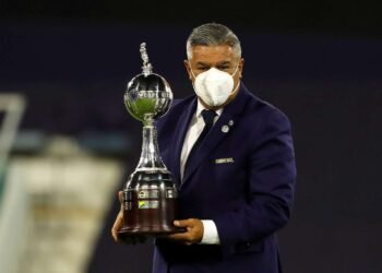 Allanan el edificio central de la AFA por una causa de defraudación y lavado de dinero