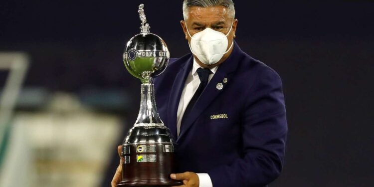 Allanan el edificio central de la AFA por una causa de defraudación y lavado de dinero