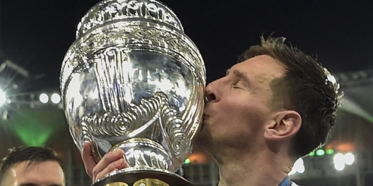 Messi lidera el equipo ideal de la Copa América