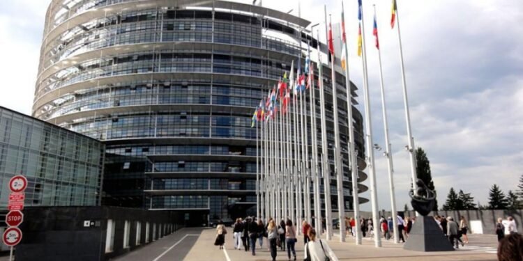 El Parlamento Europeo rechazó el modelo de la Superliga de fútbol