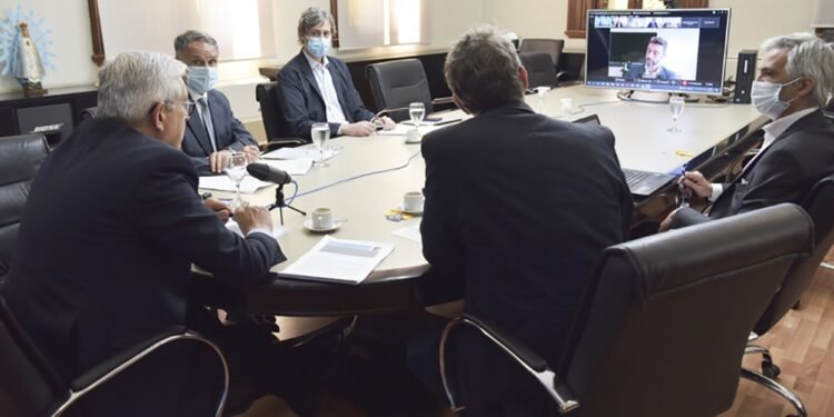 Domínguez: “El sistema agroalimentario argentino es parte de la solución a problemas de sostenibilidad”