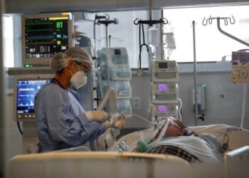 Un estudio detectó los 3 principales factores de riesgo que están asociados a la mortalidad por COVID-19 en Argentina