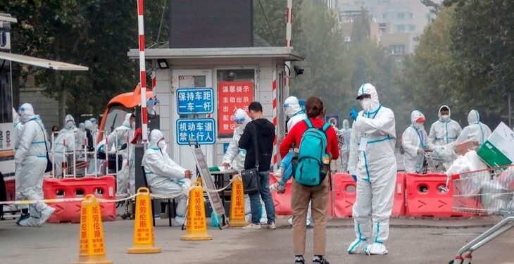 China vuelve a los confinamientos tras varios brotes de Covid-19