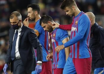 Agüero tranquiliza al Barcelona