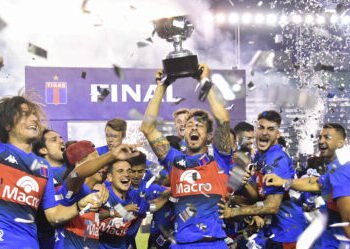 Tigre le ganó a Barracas Central y volvió a Primera División