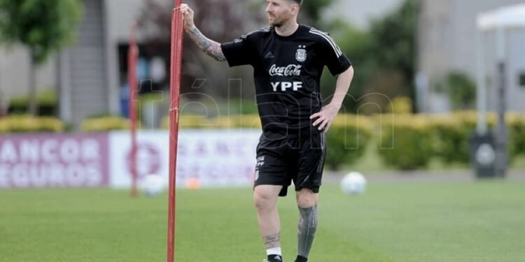 Messi mejora, Paredes no y Nicolás González no viene