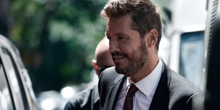 Unos 18 dirigentes, entre ellos Riquelme, acordaron pedirle a Tinelli elecciones