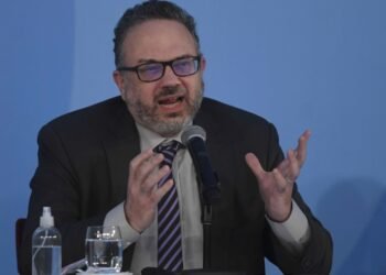 Kulfas: “Debemos incrementar la participación femenina en la conducción del ámbito productivo”