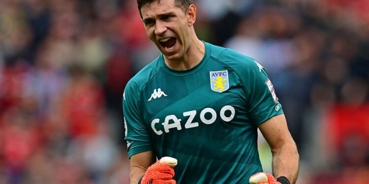 Emiliano “Dibu” Martínez está en la mira del Manchester United