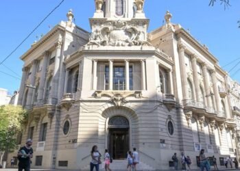 Las mujeres pueden ser socias plenas del Jockey Club después de 121 años