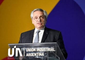 Fernández dijo que será “inflexible” en el cuidado de los precios y negociará con “pulso firme” ante el FMI