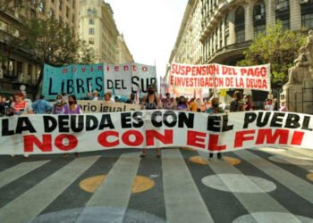 Organizaciones sociales y políticas marcharon al Ministerio de Economía contra el FMI