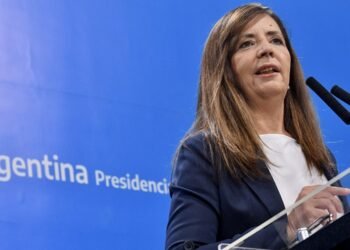 Cerruti: “Argentina defenderá una senda de crecimiento en la negociación con el FMI”