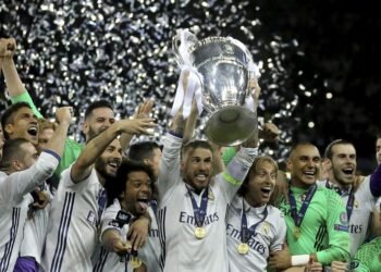 La UEFA decide el viernes si le quita a Rusia la sede de la final de la Champions