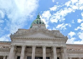 Congreso: se retrasa el debate por la discusión sobre las presidencias de las comisiones