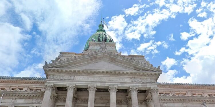 Congreso: se retrasa el debate por la discusión sobre las presidencias de las comisiones