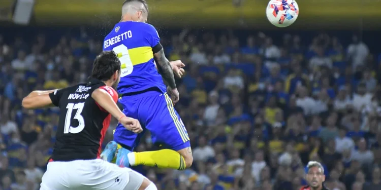 La vuelta soñada de Benedetto a Boca Juniors: golazo de cabeza a lo Cristiano Ronaldo, festejo con “lenguita” y emoción en su palco