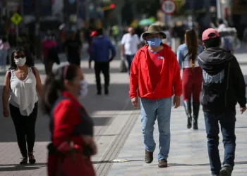 Expertos y profesionales de la salud advierten sobre la medida de no usar el tapabocas en espacios públicos