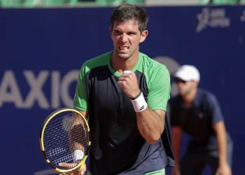 Diego Schwartzman comenzó con éxito su defensa del título en el Argentina Open: venció en dos sets al español Munar