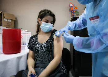 Uruguay avanzará con una cuarta dosis de la vacuna de Pfizer para toda la población