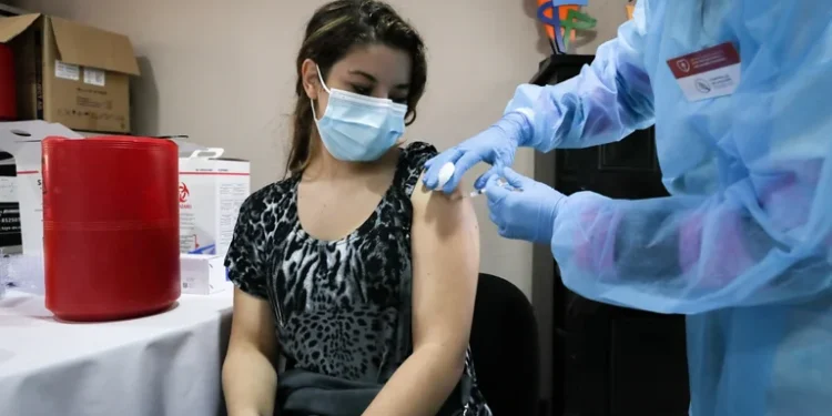 Uruguay avanzará con una cuarta dosis de la vacuna de Pfizer para toda la población