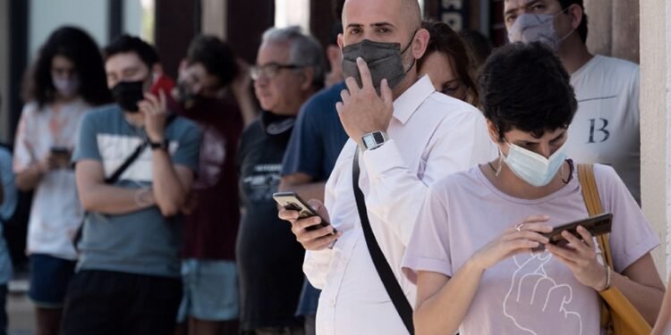 Quirós: “En abril o mayo podríamos tener una nueva subida de casos de coronavirus pero no graves”