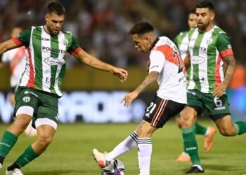 River cumplió el trámite y goleó sin inconvenientes a Laferrere en Salta