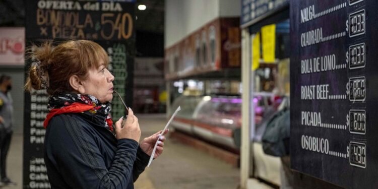 Los precios de 580 productos de la canasta básica volverán a los valores del 10 de marzo