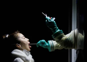 China vive un rebrote de COVID-19 y confinó una ciudad de 9 millones de habitantes