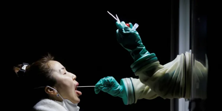 China vive un rebrote de COVID-19 y confinó una ciudad de 9 millones de habitantes