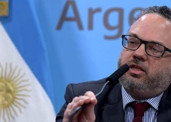 “El acuerdo con el FMI es un paso necesario para normalizar situación macroeconómica”