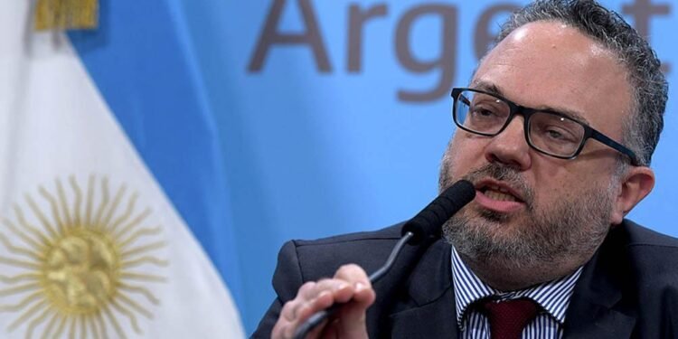 “El acuerdo con el FMI es un paso necesario para normalizar situación macroeconómica”