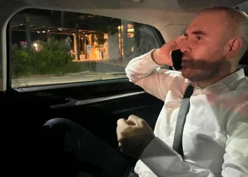 Guzmán retrasó su viaje a Washington y prepara los detalles del nuevo impuesto a la “renta inesperada”