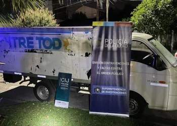 Allanaron la casa de la persona que habría encargado los afiches contra Cristina Kirchner