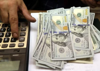 Redolarizar o seguir apostando a la inflación, la decisión que se impone a los inversores a partir de mañana