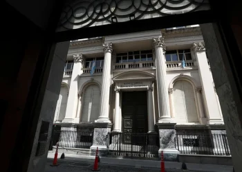 La caída de reservas del BCRA por pagos al BID y Banco Mundial auguran otra semana complicada