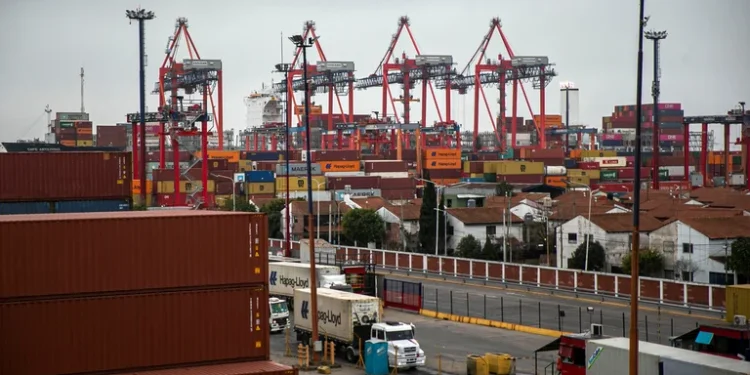 Por la falta de dólares, el Gobierno espera una desaceleración de la actividad económica en los próximos meses