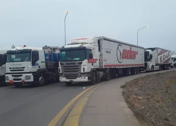 Faltante de gasoil: el transporte de carga profundiza su reclamo y mañana habrá un paro nacional con retenes en las rutas