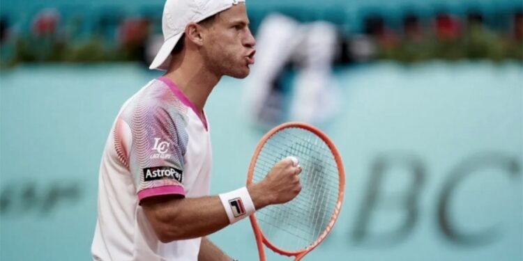 Schwartzman, único argentino en Wimbledon, está 1 a 1 en sets ante el inglés Broady