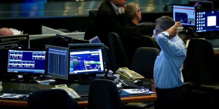 Empieza la semana más complicada desde que asumió el gobierno: el mercado no quiere bonos en pesos ni en dólares