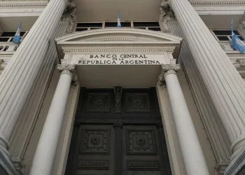 La suba de 8% del dólar en dos días y el menor interés por Bonos CER forzarán al Banco Central a subir las tasas