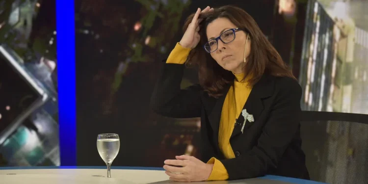 Dura crítica de opositores y economistas a Batakis por cuestionar a los argentinos que gastan dólares para hacer turismo en el exterior