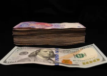 Silvina Batakis aseguró que está “cómoda” con el dólar oficial pero en el año ya acumuló un atraso del 8%