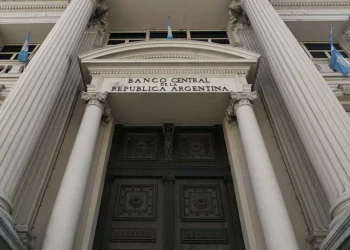El Banco Central decidió mantener sin cambios las tasas de interés y armó una estrategia para ayudar a Batakis