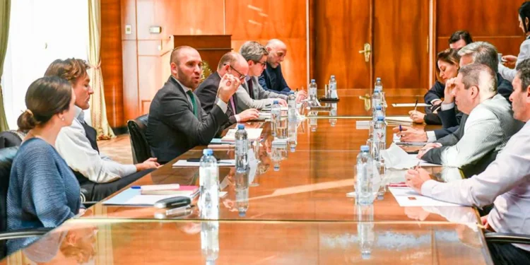 En su momento más crítico, Martín Guzmán asegura que cumplió las metas del segundo trimestre y resiste con más medidas