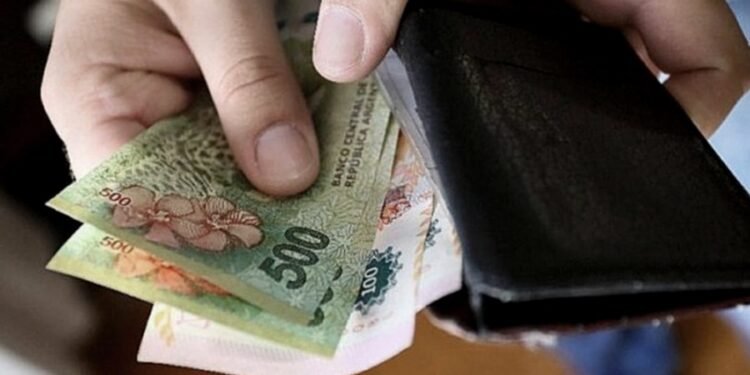 El salario mínimo será de $51.200 a partir de septiembre