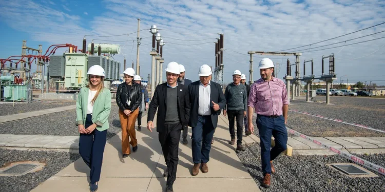 Tras las conversaciones con Sergio Massa, Axel Kicillof recorre el interior bonaerense para escapar del ruido político