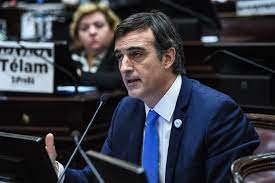 Esteban Bullrich reapareció en las redes sociales