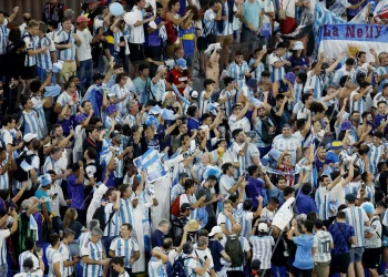 Cuáles son y cuánto salen los últimos vuelos que llegan a tiempo para ver a Argentina contra Australia en octavos del Mundial Qatar 2022